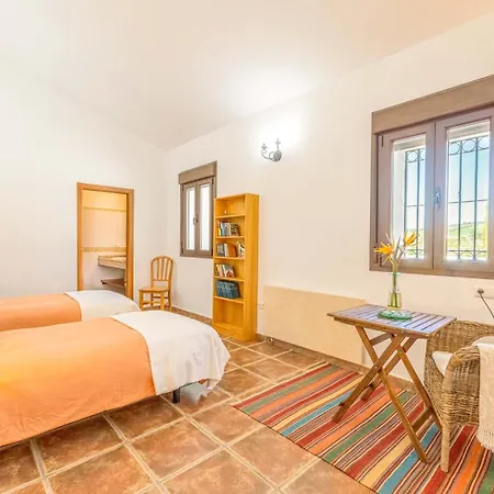 Cortijo Cantares By Rosas Cantares *